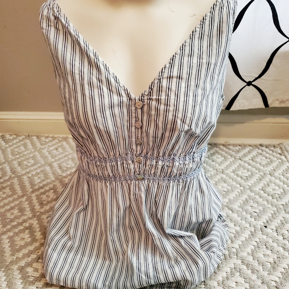 Gap Deep V Top